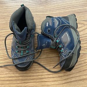 Vasque kids waterproof hiking boots size 1